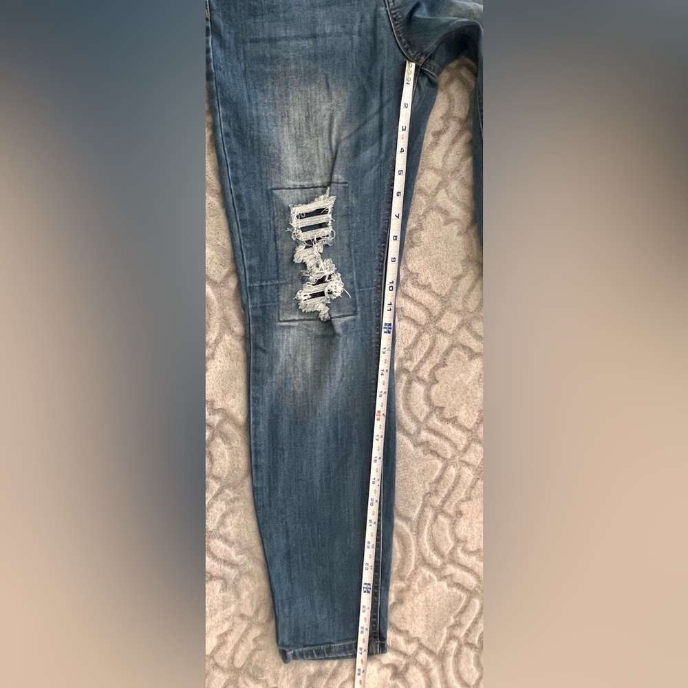 Vanilla Star Distressed Skinny Jeans Size 13 Mid Rise - Picture 5 of 6